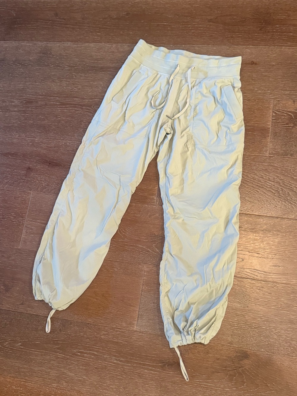 Lululemon Dance Studio Pants Light Green Size 8 - Picture 1 of 2